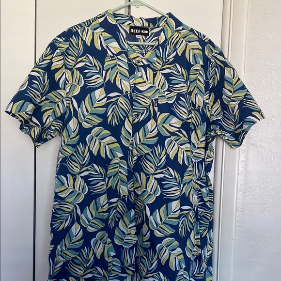 Reef Other - Reef Blue and Green Casual Button Down Shirt